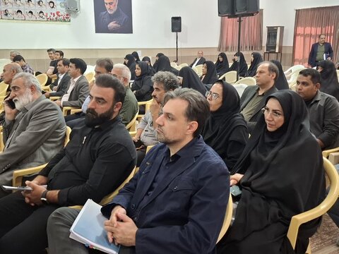 تصاویر/جلسه شورای اداری کاشان همزمان باگرامی داشت هفته دفاع مقدس