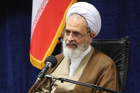 تصاویر/ دیدار مدیر و معاونان حوزه علمیه استان گیلان با آیت الله اعرافی