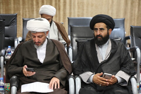 تصاویر/ دیدار مدیر و معاونان حوزه علمیه استان گیلان با آیت الله اعرافی