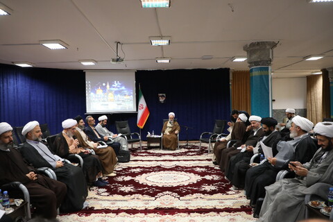 تصاویر/ دیدار مدیر و معاونان حوزه علمیه استان گیلان با آیت الله اعرافی