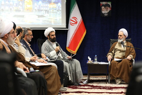 تصاویر/ دیدار مدیر و معاونان حوزه علمیه استان گیلان با آیت الله اعرافی