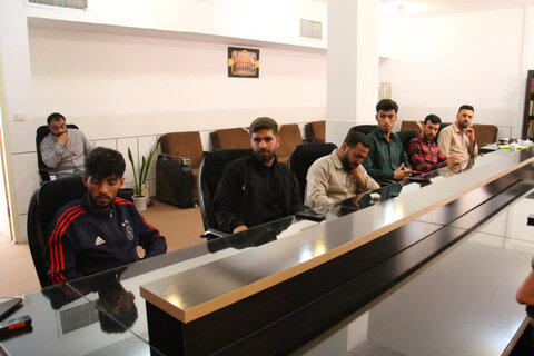 تصاویر/ دیدار تیم فوتسال جهادگران حوزوی حوزه علمیه چهارمحال و بختیاری با مدیر حوزه علمیه استان