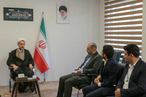 تصاویر / دیدار نماینده ولی فقیه در استان قزوین با نماینده یونسکو