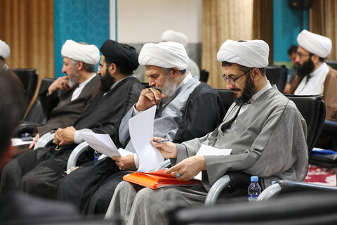 تصاویر/ دیدار مدیر و معاونان حوزه علمیه استان گیلان با آیت الله اعرافی