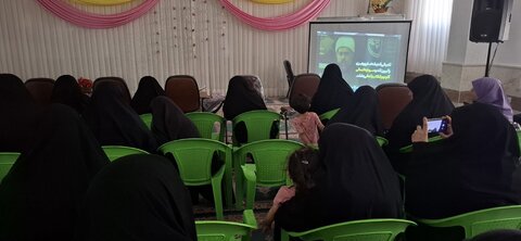 تصاویر/ آیین گرامیداشت هفته دفاع مقدس در مدرسه علمیه خواهران خورموج