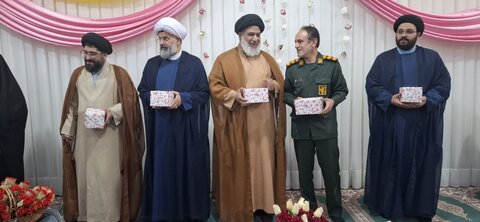 تصاویر/ آیین گرامیداشت هفته دفاع مقدس در مدرسه علمیه خواهران خورموج