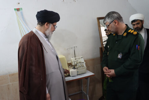 تصاویر/ حمایت امام جمعه بافق از شعار سال در بازدید از کارگاه های خانگی بانوان