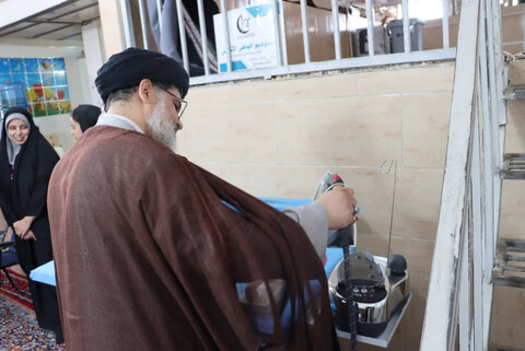 تصاویر/ حمایت امام جمعه بافق از شعار سال در بازدید از کارگاه های خانگی بانوان