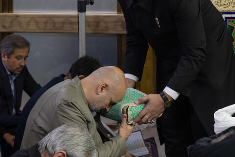 تصاویر/ غبارروبی مضجع مطهر امام رضا علیه‌السلام