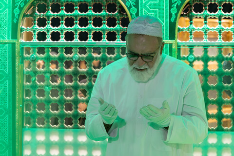 تصاویر/ غبارروبی مضجع مطهر امام رضا علیه‌السلام