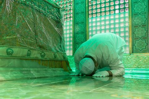 تصاویر/ غبارروبی مضجع مطهر امام رضا علیه‌السلام