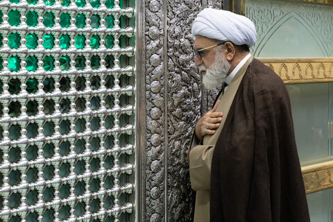 تصاویر/ غبارروبی مضجع مطهر امام رضا علیه‌السلام