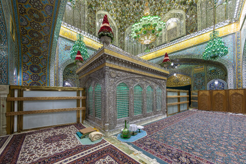 تصاویر/ غبارروبی مضجع مطهر امام رضا علیه‌السلام