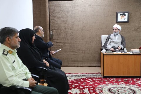 تصاویر/ دیدار سرپرست اداره‌کل میراث‌فرهنگی، صنایع دستی و گردشگری استان با نماینده ولی فقیه در استان سمنان