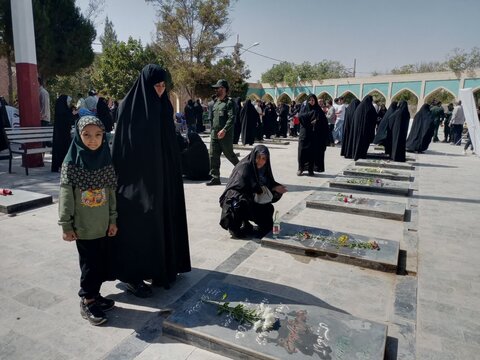 تصاویر تجدید میثاق با شهدا طلاب مدرسه علمیه فاطمیه بردسیر