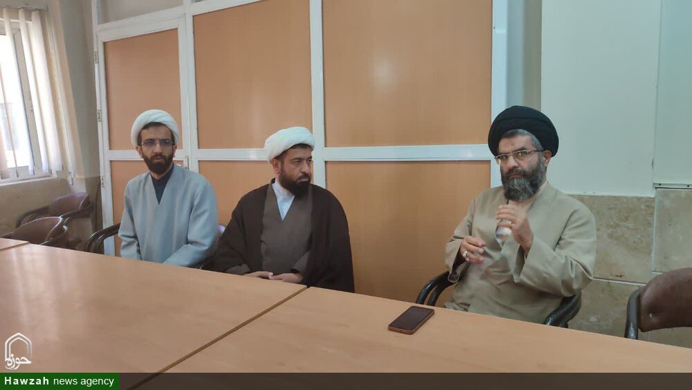 حضور و بازدید معاون حوزه علمیه اصفهان از مدرسه علمیه حضرت صاحبالزمان(عج)