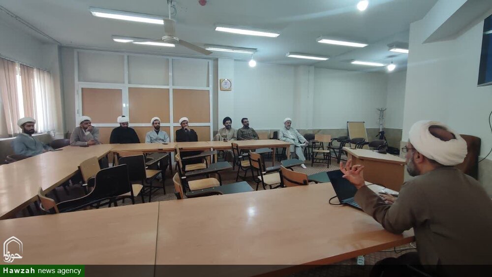 حضور و بازدید معاون حوزه علمیه اصفهان از مدرسه علمیه حضرت صاحبالزمان(عج)