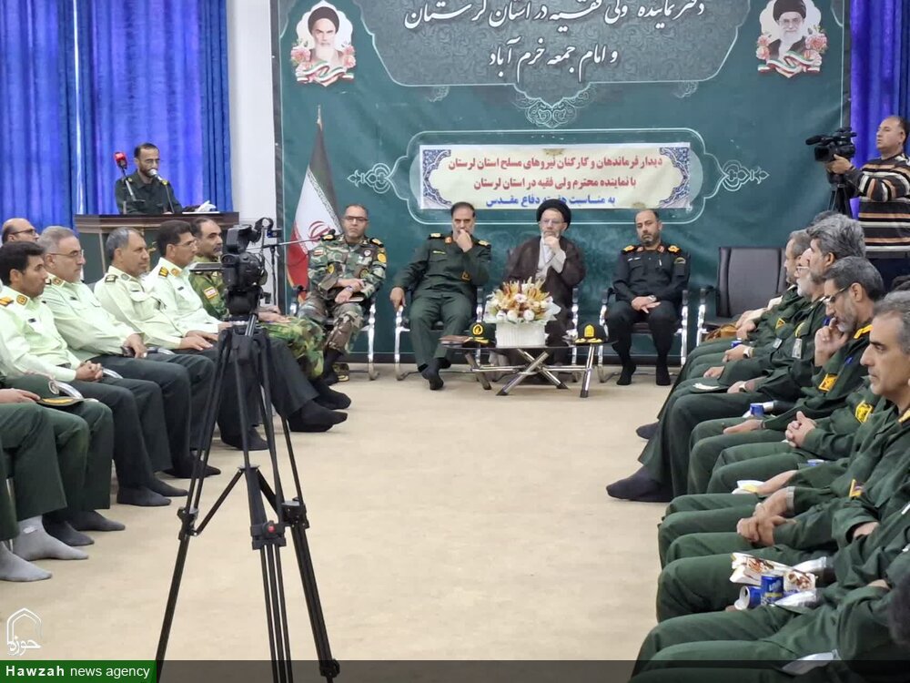 ایران اسلامی از ذخایر غنی مادی و معنوی برخوردار است