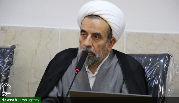 اولویت مدارس علمیه، تربیت علمی، اخلاقی و معنوی طلاب است