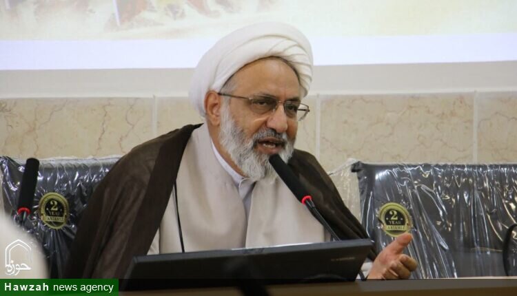 اهدای مجموعه آثار آیت‌الله‌العظمی جوادی آملی به کتابخانه‌های مدارس علمیه اصفهان