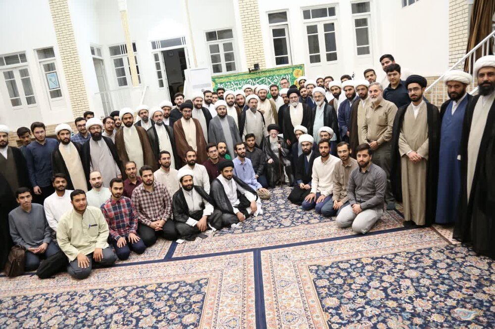 آیت الله شبیری زنجانی: طلاب اپنی جوانی کو حصولِ علم و تقویٰ میں صرف کریں