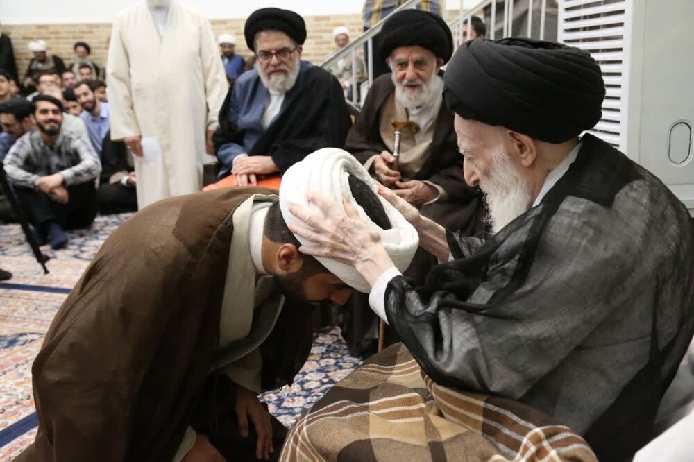 آیت الله شبیری زنجانی: طلاب اپنی جوانی کو حصولِ علم و تقویٰ میں صرف کریں