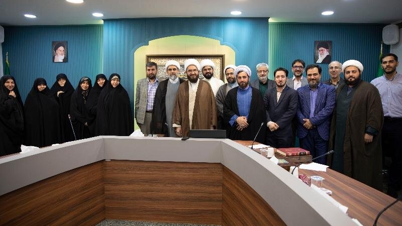 برگزاری جلسه هم‌اندیشی فعالان حوزه جمعیت با حضور حجت‌الاسلام والمسلمین حاج‌ علی‌اکبری