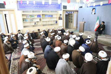 تصاویر/ دیدار جمعی از مبلغین طرح امین با نماینده ولی فقیه در خراسان جنوبی