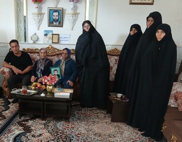 یادواره شهدای خانگی در منزل شهید علی شریفی در ساوه/تجدید بیعت با آرمان‌های ایثارگران