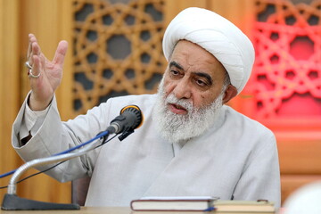 فیلم| بیانات آیت الله شب زنده دار در ابتدای درس خارج اصول