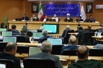 سمنان با رونق اقتصادی می‌تواند سرریز شهر تهران باشد/ منعی برای ورود طلا و ارز به کشور وجود ندارد