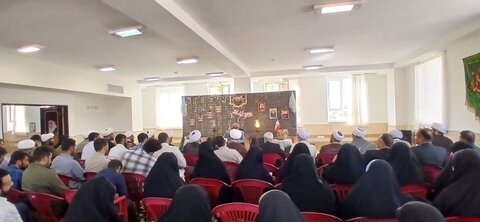 تصاویر برگزاری یادواره شهدای روحانی در مدرسه علمیه خواهران کوهدشت