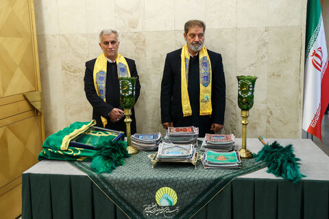 تصاویر/ حضور خادمان حرم حضرت عبدالعظیم حسنی(ع) در صحن علنی مجلس