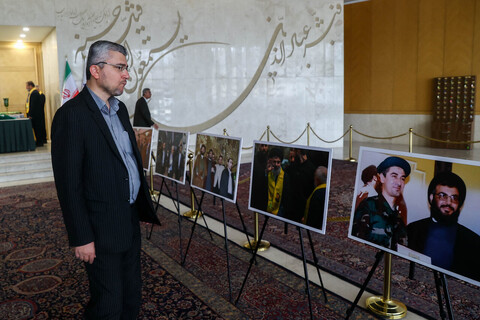 تصاویر/ حضور خادمان حرم حضرت عبدالعظیم حسنی(ع) در صحن علنی مجلس