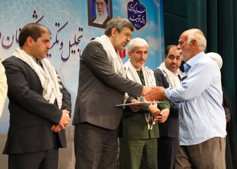 تصاویر/ رگزاری ششمین آیین تجلیل و تکریم پیشکسوتان دفاع مقدس و مقاومت استان با حضور استاندار یزد