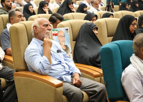 تصاویر/ رگزاری ششمین آیین تجلیل و تکریم پیشکسوتان دفاع مقدس و مقاومت استان با حضور استاندار یزد