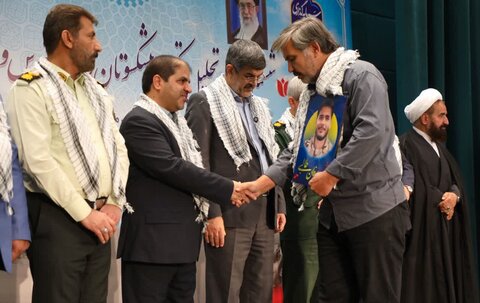 تصاویر/ رگزاری ششمین آیین تجلیل و تکریم پیشکسوتان دفاع مقدس و مقاومت استان با حضور استاندار یزد