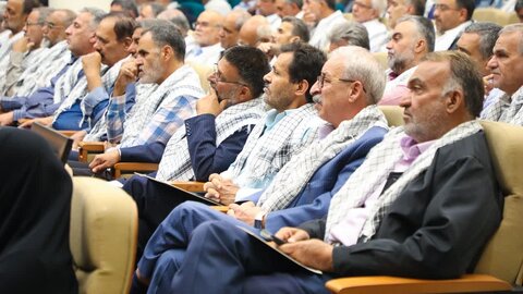تصاویر/ رگزاری ششمین آیین تجلیل و تکریم پیشکسوتان دفاع مقدس و مقاومت استان با حضور استاندار یزد