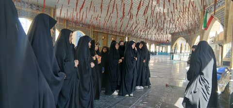 تصاویر/مراسم غبارروبی و تجدید میثاق با شهدا با حضور طلاب مدرسه علمیه الهیه ساوه