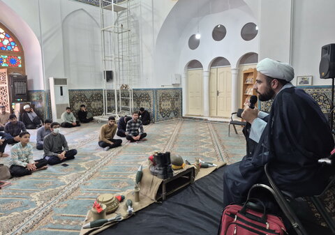 تصاویر/ اجرای طرح مثل خمینی(ره) در مدرسه علمیه امام خمینی(ره) کاشان