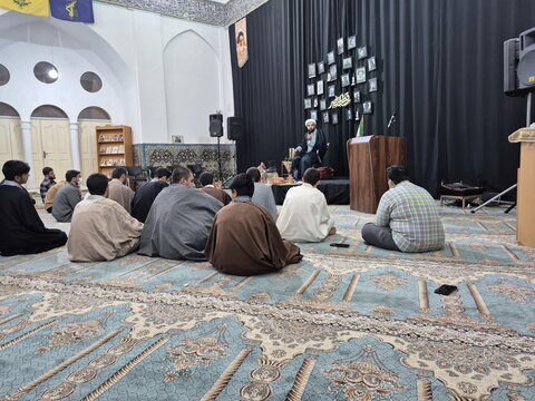 تصاویر/ اجرای طرح مثل خمینی(ره) در مدرسه علمیه امام خمینی(ره) کاشان