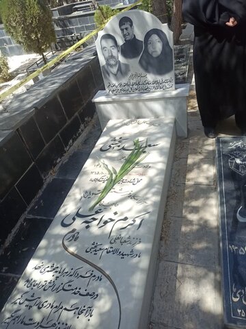 تصاویری از حضور طلاب بسیجی پایگاه نرجسیه مدرسه علمیه حضرت زهرا(س) سنجان در مزار شهدای فیجان