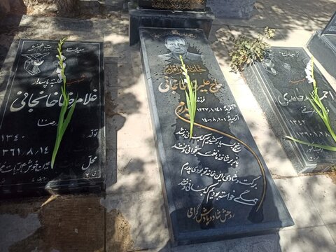 تصاویری از حضور طلاب بسیجی پایگاه نرجسیه مدرسه علمیه حضرت زهرا(س) سنجان در مزار شهدای فیجان