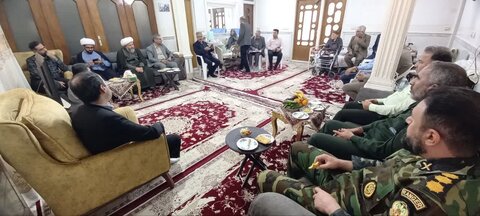 تصاویر/دیدار امام جمعه و اعضای شورای تامین شهرستان آران و بیدگل با خانواده شهدای دفاع مقدس