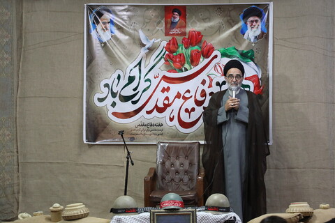 تصاویر/ مراسم گرامیداشت هفته دفاع مقدس در مدرسه الهادی قم