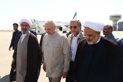 تصاویر/ استقبال از قالیباف رئیس مجلس شورای اسلامی در بدو ورود به فرودگاه شهدای استان سمنان