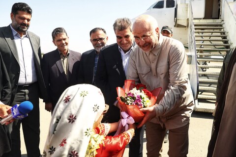 تصاویر/ استقبال از قالیباف رئیس مجلس شورای اسلامی در بدو ورود به فرودگاه شهدای استان سمنان