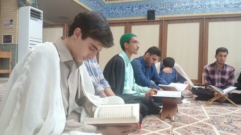 جلسه قرائت قرآن در مدرسه علمیه مدینه العلم کاظمیه