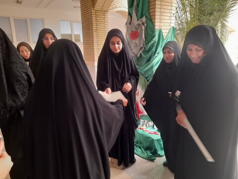 تصاویر/ برپایی محفل نورانی قرآن‌خوانی در ساوه به مناسبت هفته دفاع مقدس