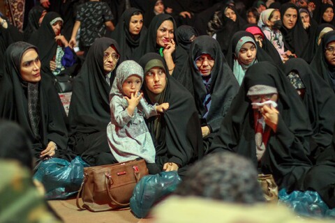 تصاویر| ویژه برنامه شب‌های معراج در کهف شهدا بیرجند